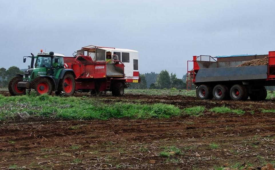 Windsocks-Australia-Tractor-Farm-Machine