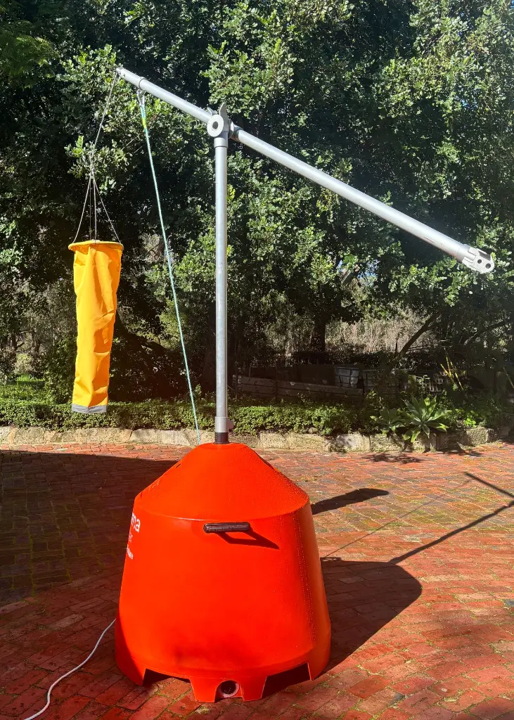 Mobile Windsock assembly - pivot.webp