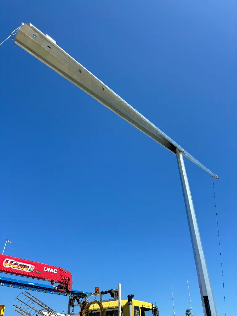 XHD Windsocks Assembly on Mid Hinging Pole - 4.webp